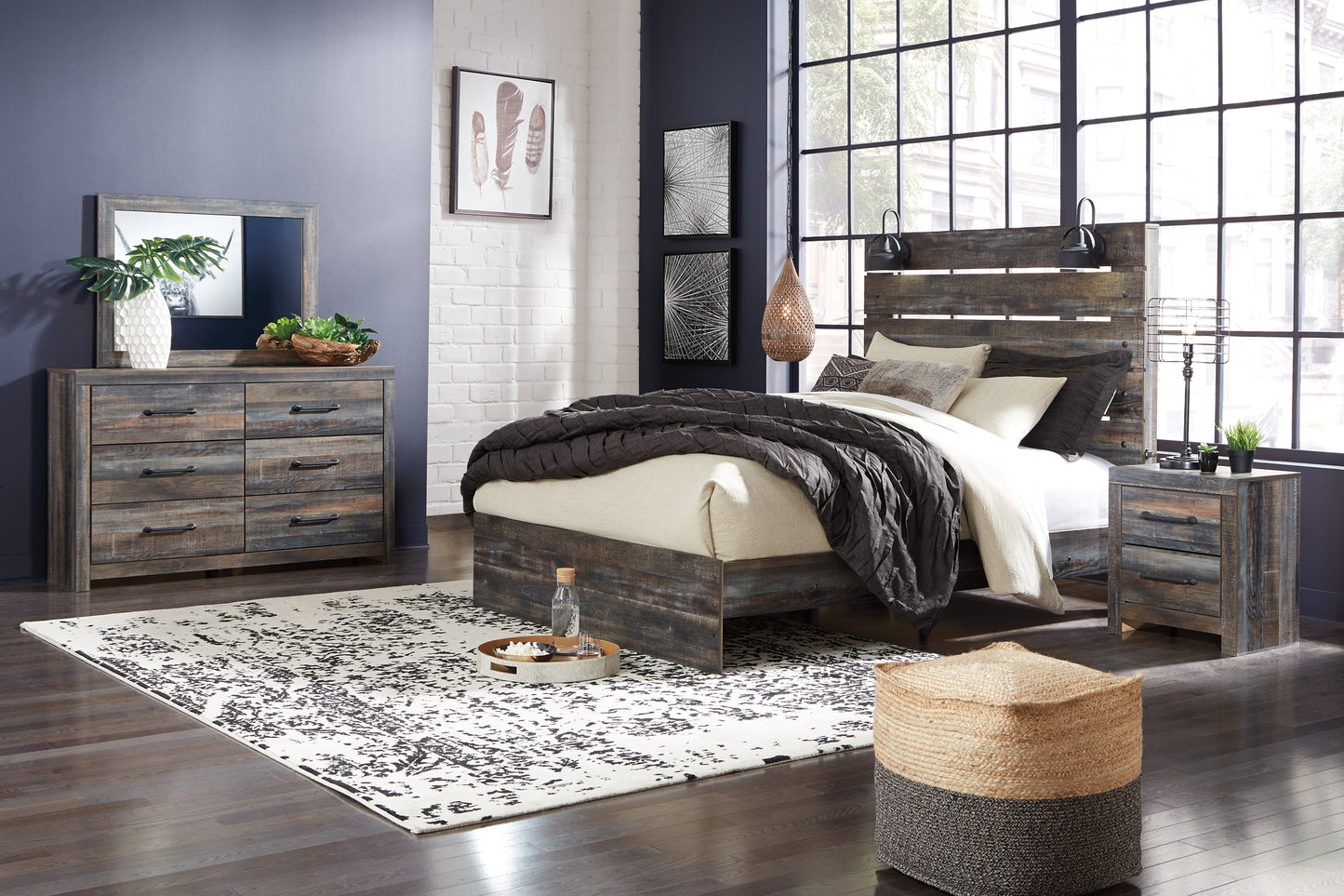 Drystan Panel Bed With Mirrored Dresser And 2 Nightstands