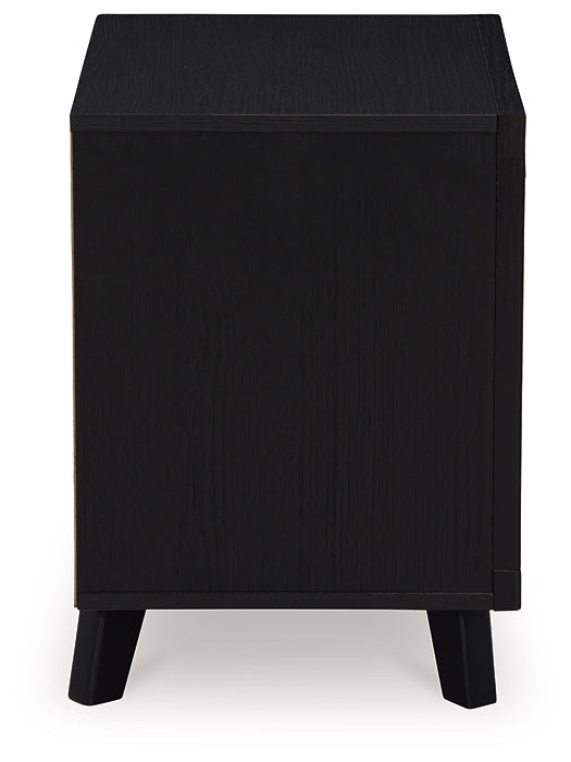 Danziar Queen Panel Headboard with Mirrored Dresser and Nightstand