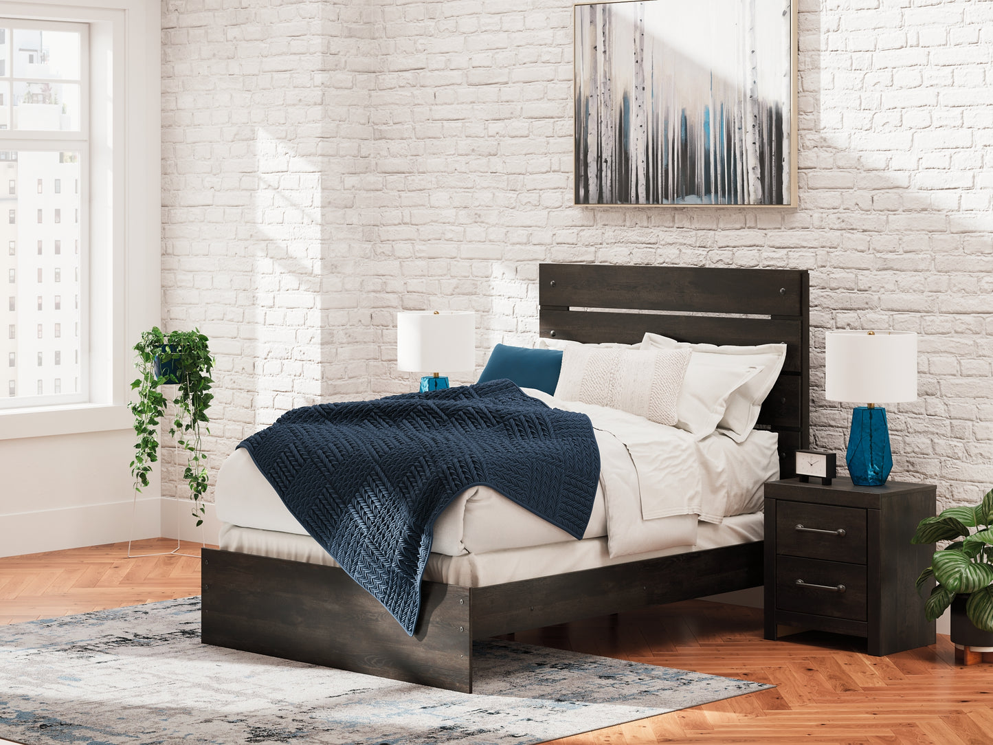 Hollivern Full Panel Bed with Mirrored Dresser and Chest