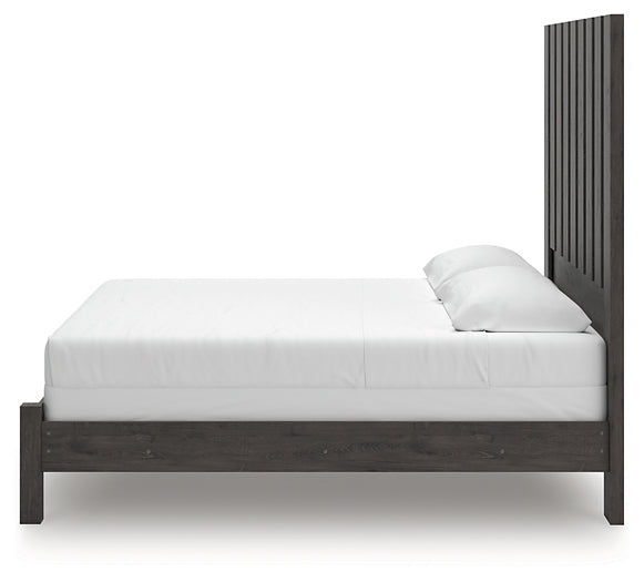 King Panel Bed with Mirrored Dresser