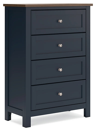 Landocken Full Panel Headboard with Mirrored Dresser and Chest