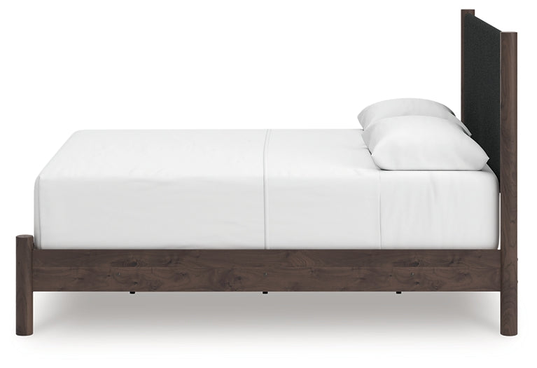 Pamytta Upholstered Panel Bed