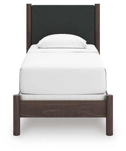 Pamytta Upholstered Panel Bed