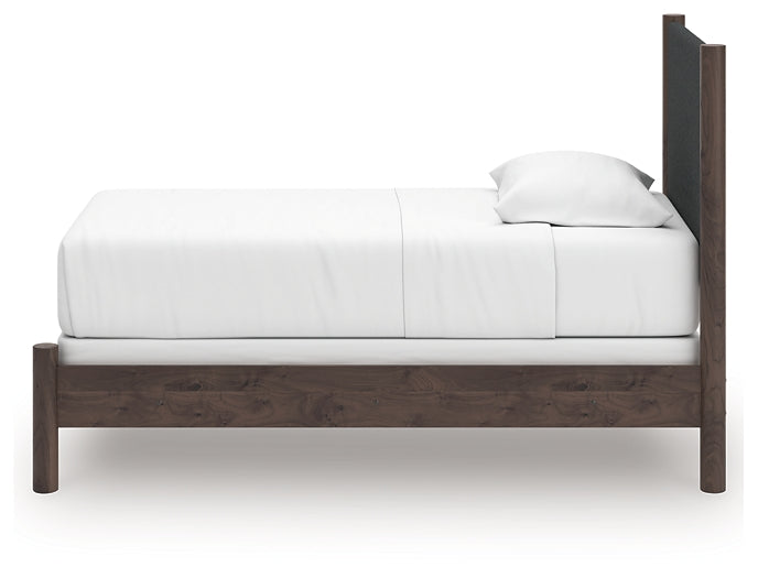Pamytta Upholstered Panel Bed