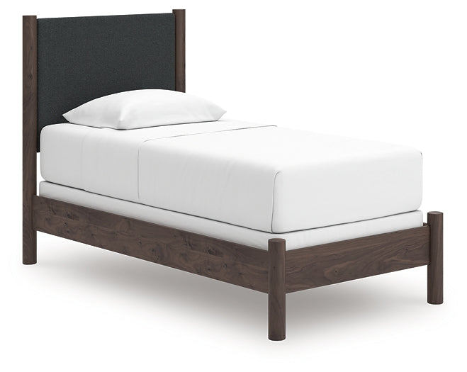 Pamytta Upholstered Panel Bed