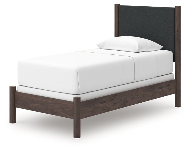 Pamytta Upholstered Panel Bed
