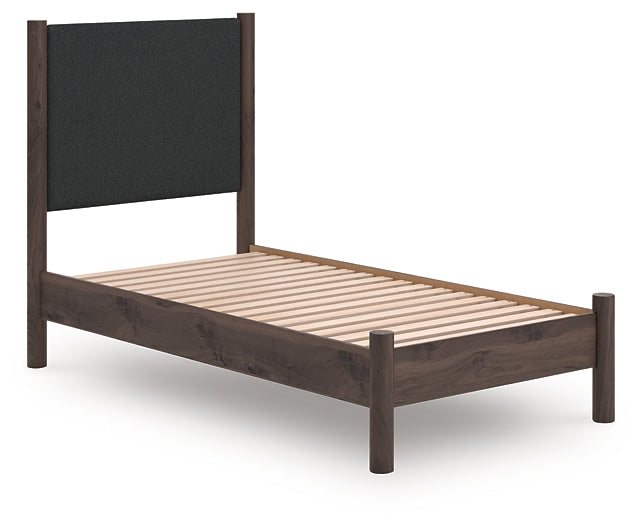 Pamytta Upholstered Panel Platform Bed