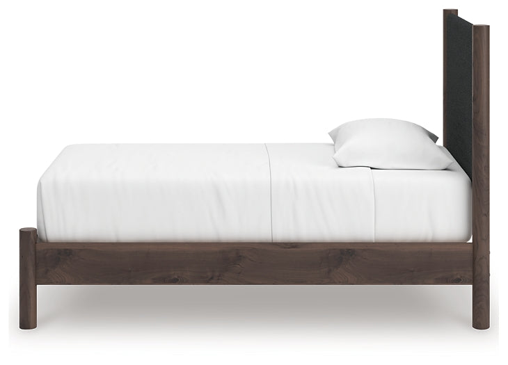 Pamytta Upholstered Panel Platform Bed