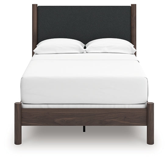 Pamytta Upholstered Panel Bed