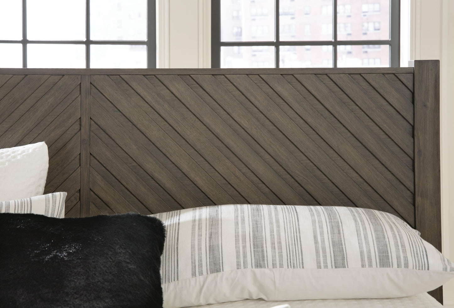 Arkenton King Panel Bed