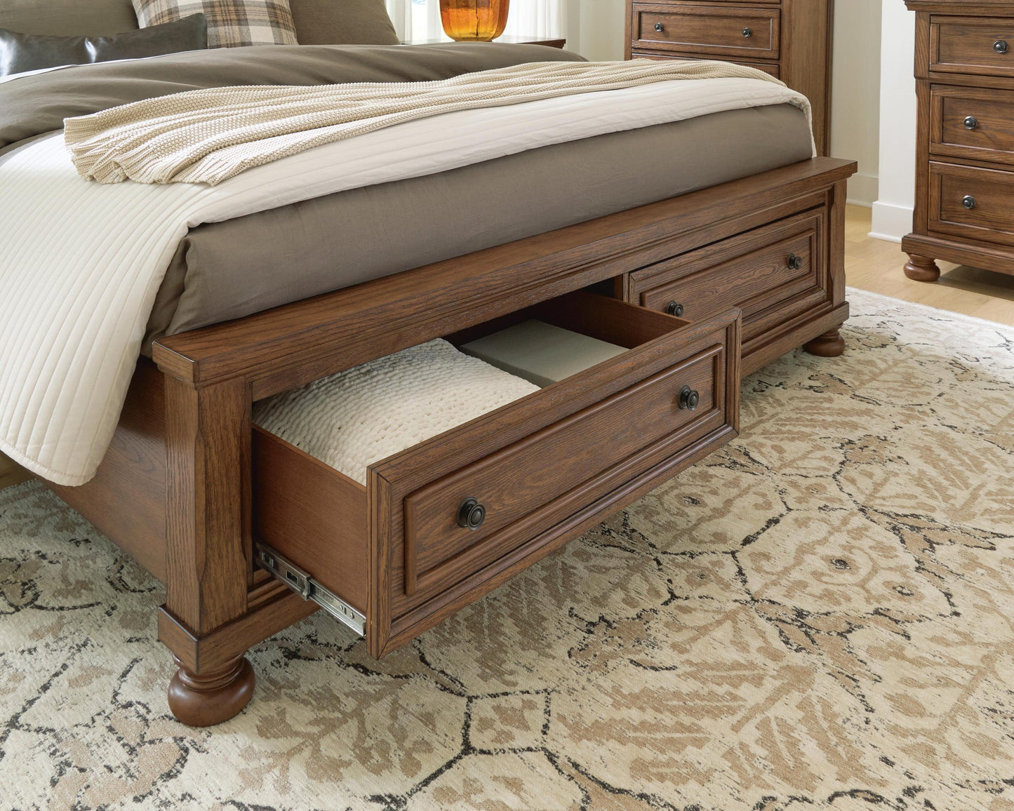 Zackaryn Queen Sleigh Storage Bed