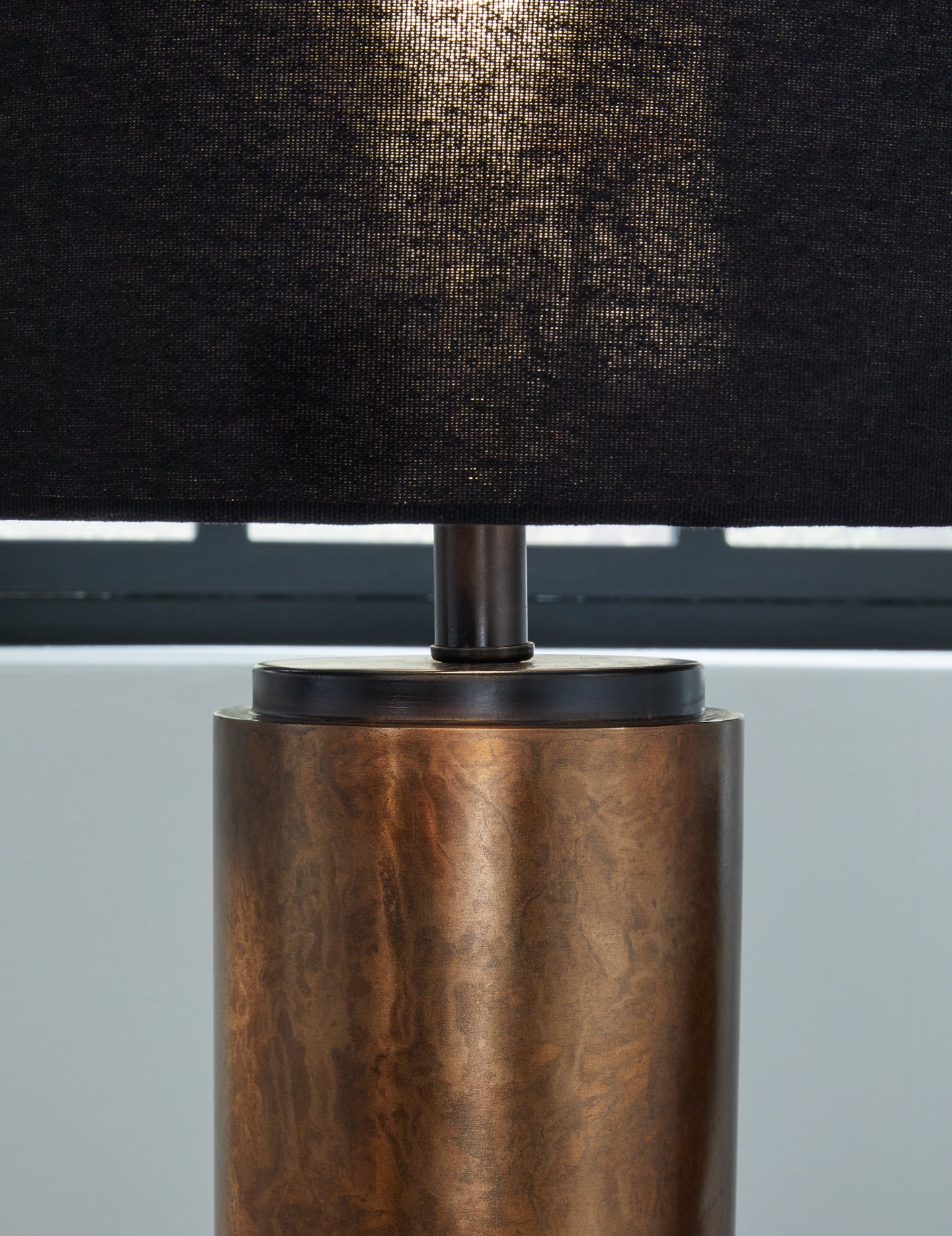 Ashley Express - Hildry Metal Table Lamp (1/CN)